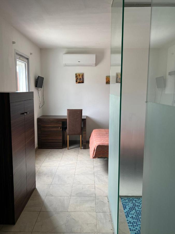 Hostal - Restaurante Asador Esperanza Huesca Bagian luar foto