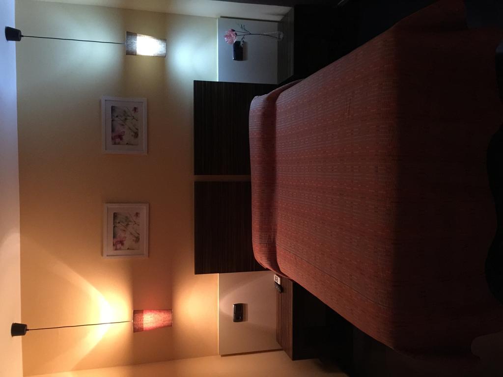 Hostal - Restaurante Asador Esperanza Huesca Bagian luar foto